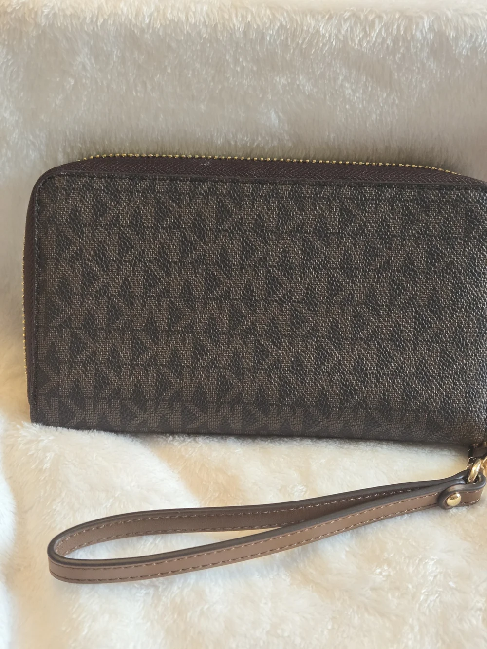 NWOT Michael Kores Jet Set Signature Logo 7 1/2 × 4 1/2 Brown Wristlet - Picture 3 of 4
